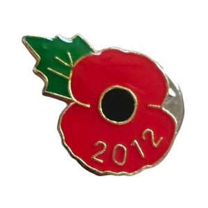 Enamel Remembrance Red Poppy Flower Lapel Hat Tie Pin Brooch Badge Military 2012